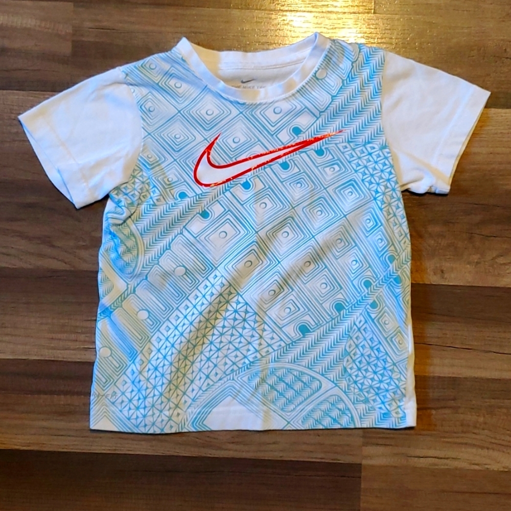 Medium Boys Nike Shirt